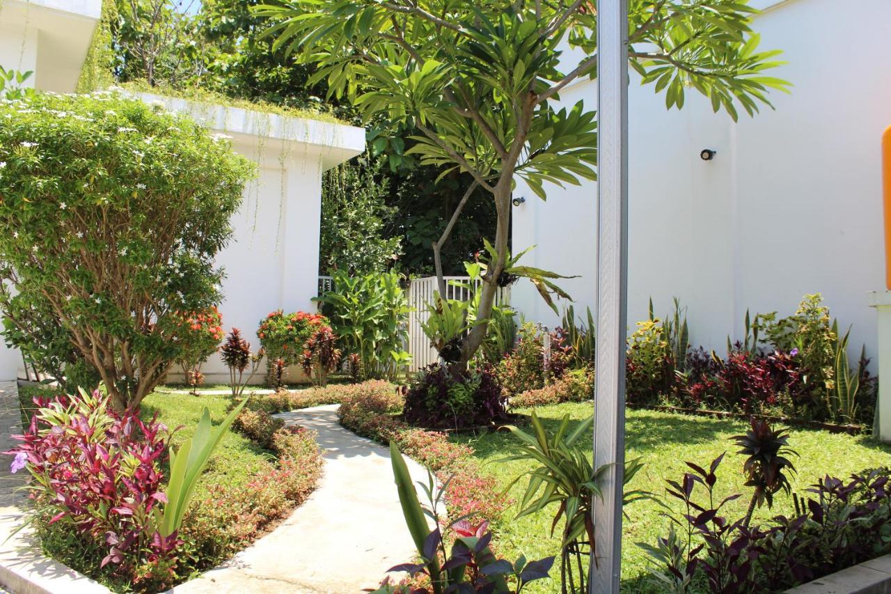 Villa Putih Lovina Exterior foto